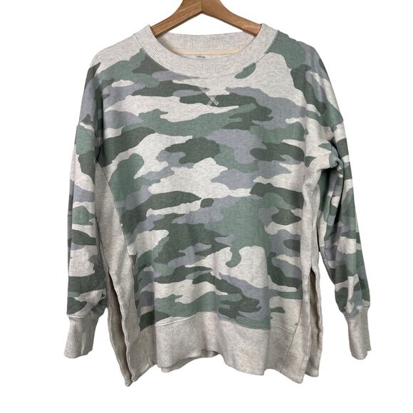 Aerie Womens Oversized Good Vibes Sweatshirt Sage Camo Split Hem Crewneck Medium - Picture 1 of 6